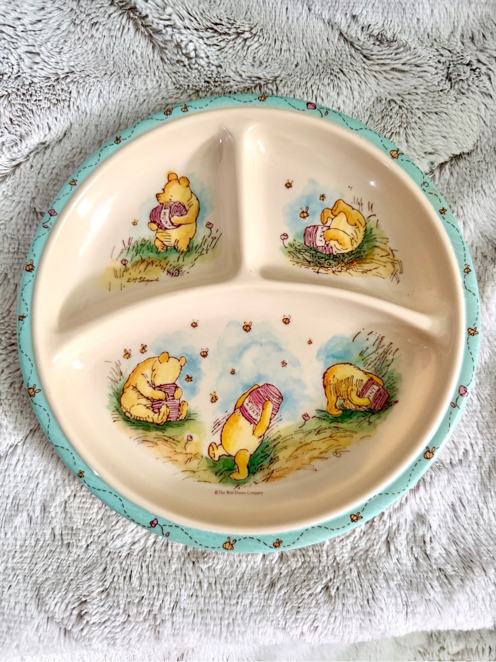 Winnie the Pooh Divided Kids Plate - Yellow & Cream